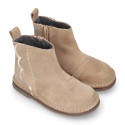 SHINY Suede leather kids ankle boot shoes with laminated waves and zipper closure.