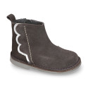 SHINY Suede leather kids ankle boot shoes with laminated waves and zipper closure.