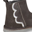 SHINY Suede leather kids ankle boot shoes with laminated waves and zipper closure.