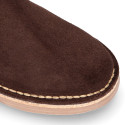 Kids ankle boots with elastic band in suede leather in BROWN color.