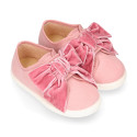 New Autumn-winter canvas FASHION tennis shoes with velcro closure and VELVET BOW design.