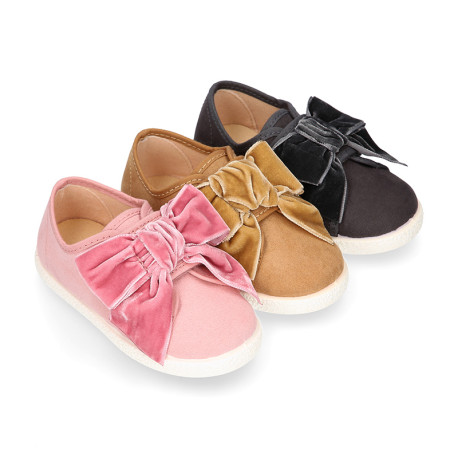 New Autumn-winter canvas FASHION tennis shoes with velcro closure and VELVET BOW design.