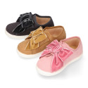 New Autumn-winter canvas FASHION tennis shoes with velcro closure and VELVET BOW design.