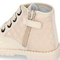 Botita ROCKERA niña con cordones metalizados en piel charol BEIGE.