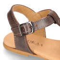 Cowhide Leather Sandal shoes with big flower and buckle fastening.