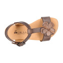 Cowhide Leather Sandal shoes with big flower and buckle fastening.