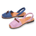 Nubuck leather menorquina sandals with rear strap and fringed tab.