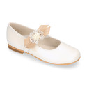 PRE-ORDER. Ceremony Mary Jane shoes in nappa leather in ivory color with craft flower.