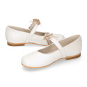 PRE-ORDER. Ceremony Mary Jane shoes in nappa leather in ivory color with craft flower.