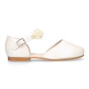 PRE-ORDER. Ceremony Mary Jane shoes in nappa leather in ivory color with flowers.