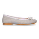 Classic ballet flats in CEREMONY LINEN to dress with adjustable bow.