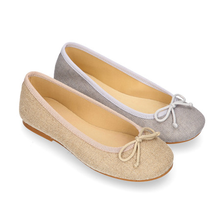 Classic ballet flats in CEREMONY LINEN to dress with adjustable bow.