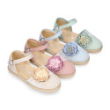 Linen canvas girl espadrille shoes for ceremony with lace and flower design.