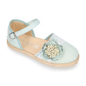 Linen canvas girl espadrille shoes for ceremony with lace and flower design.