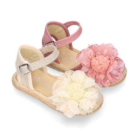 Linen canvas girl espadrille shoes with flower with lace design.