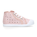 Girl canvas sneaker shoes bootie style with hearts design and toe cap.