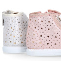 Girl canvas sneaker shoes bootie style with hearts design and toe cap.