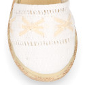 Alpargata niña en lona algodón blanco con diseño con puntilla.