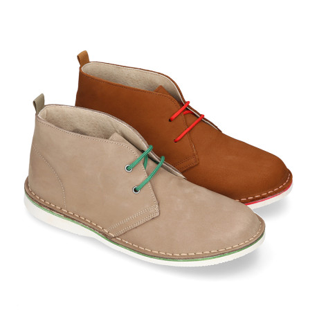 Classic Safari boots in nubuck leather and white soles.