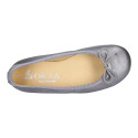 New Ballet flats in matte metal leather with adjustable ribbon.