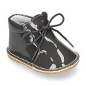 Little bear safari boots with super flexible soles in patent leather.