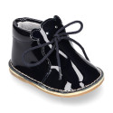 Little bear safari boots with super flexible soles in patent leather.