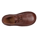 Zapato tipo Blucher Casual en piel lisa y suela gruesa.