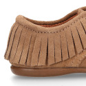 Kids Oxford shoes with fringes design and laces closure in suede leather.