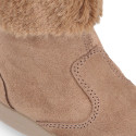 Kids suede leather boots with fur neck design in taupe color.