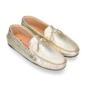 Metal finish nappa leather moccasin shoes with bows for large sizes.