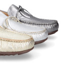 Metal finish nappa leather moccasin shoes with bows for large sizes.