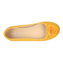 Dress cotton canvas ballet flats with flower design.