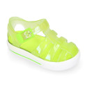 Tennis style kids jelly shoes for the Beach and Pool.