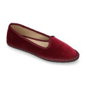 Women velvet Slipper shoes in trendy colors.