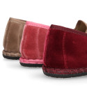 Women velvet Slipper shoes in trendy colors.