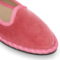 Women velvet Slipper shoes in trendy colors.