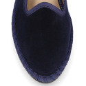 Women velvet Slipper shoes in trendy colors.