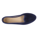 Women velvet Slipper shoes in trendy colors.