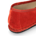 Women velvet Slipper shoes in trendy colors.