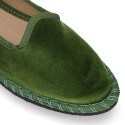 Women velvet Slipper shoes in trendy colors.