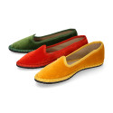 Women velvet Slipper shoes in trendy colors.