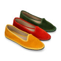 Women velvet Slipper shoes in trendy colors.