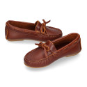 Classic tanned leather kids loafer shoes with laces design.