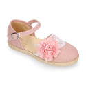 Linen canvas girl espadrille shoes for ceremony with lace and flower design.