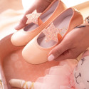 Soft Nappa leather Girl Ballet flat shoes with elastic band with star design.