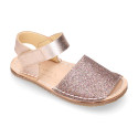 Kids Okaa Flex Menorquina sandal in shiny leather.