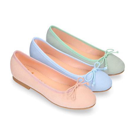 Soft suede leather classic girl ballet flats with adjustable ribbon in pastel colors.