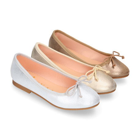 Laminated Soft suede leather girl ballet flats with adjustable ribbon.