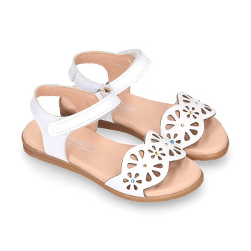 Nappa leather girl sandal shoes with flowers design.