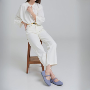 Linen cotton stylized Girl Mary Jane shoes with buckle fastening.